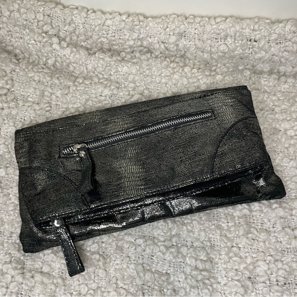 Steve Madden Black Metallic Shiny Clutch Purse - Picture 7 of 8